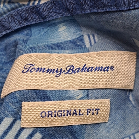 Tommy Bahama Blue & White Patterned 100% Silk Shirt   Size XL - Picture 9 of 10